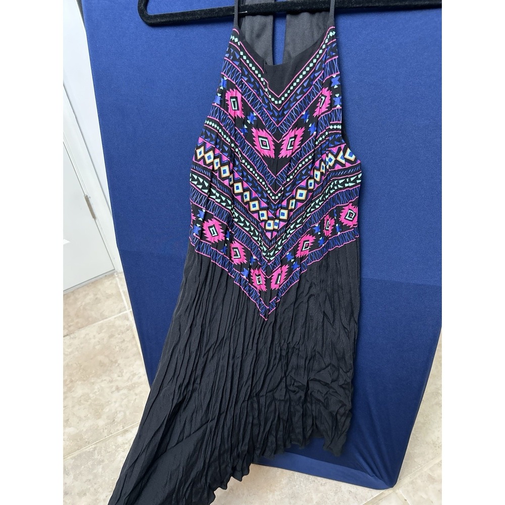 My Michelle Women's Black Geometric Pattern Top Size‎ Small